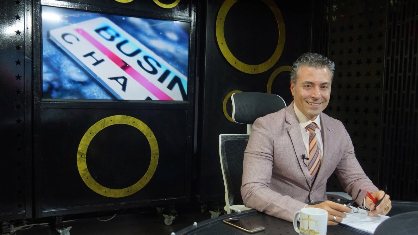 Avukat Serhat Hamdi Aydın televizyon stüdyosunda